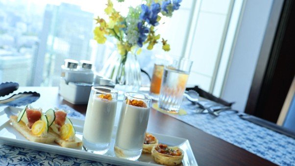 「日々のケアで変えられる!」オイリー肌の原因と対策とは?